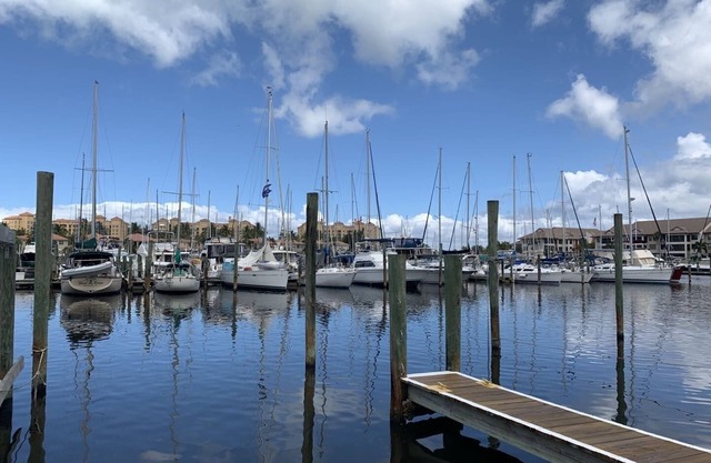 Peaceful townhome with golf course + fishing pond near Burnt Store Marina