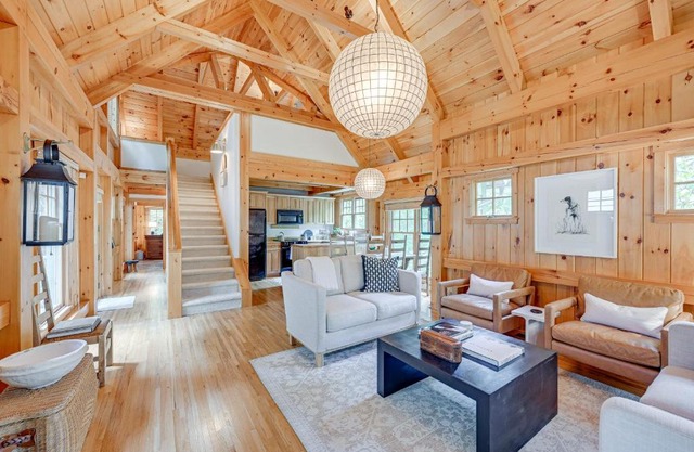 Peaceful Vacation Rental with Deck 5 Mi to Cashiers