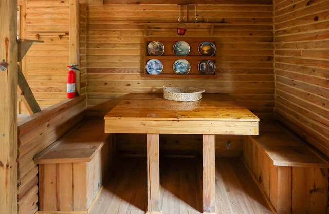 Peaceful Valley Rustic Cabin Getaway
