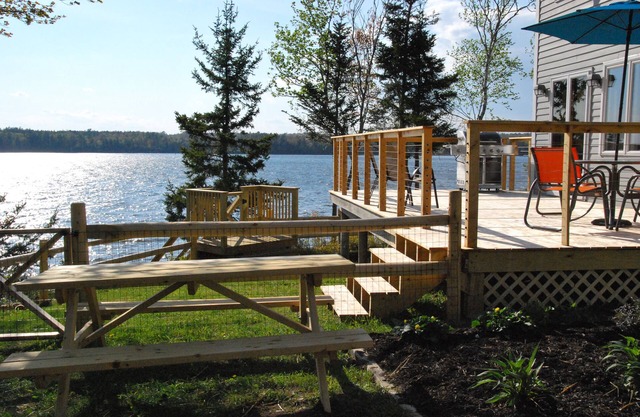 Peaceful, Waterfront Home Near Acadia. Amazing Sunsets. Reserve now for 2026.