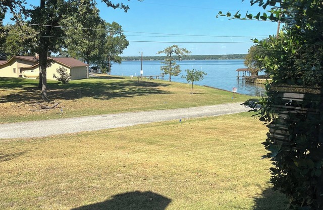 Peaceful Waterview Haven – Stunning Views, Sleeps 10