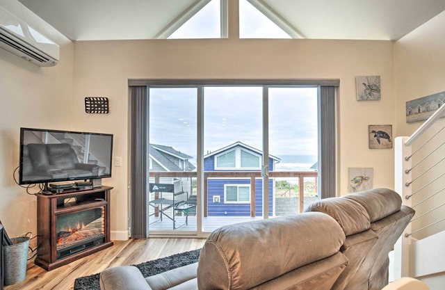 Peaceful Winter Retreat: Oregon Coastline Beach!