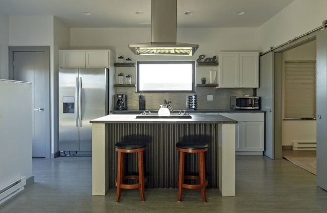 Peaks View Suite-Modern apartment in central Bozeman
