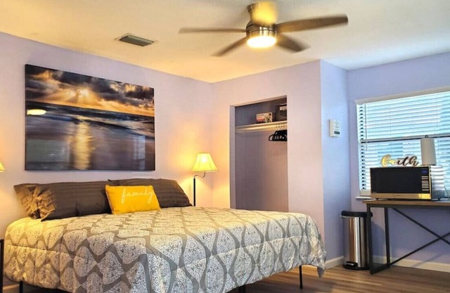 Pearl · Spacious Suite w/King Bed Near T.I. Beaches