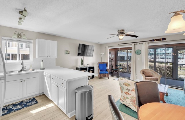 Pebble Beach I101 - 1BR and Poolside!