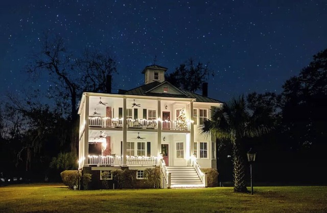 Pecan Point - Sleeps 10 - Stunning Lowcountry home!