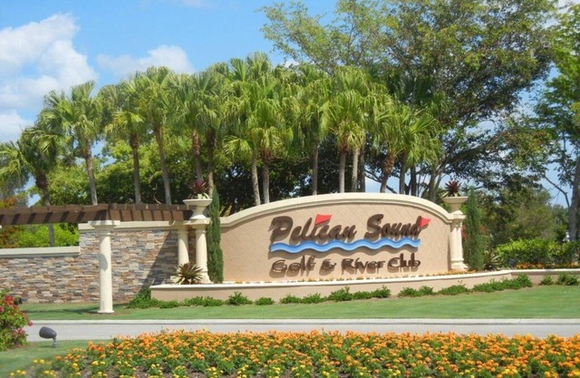 Pelican Sound GC, Luxury 1st Floor Condo, All New Island Decor, Close to Beaches