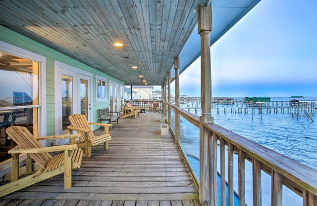 ‘Pelicans Perch’ Waterfront NOLA Haven w/Pool!