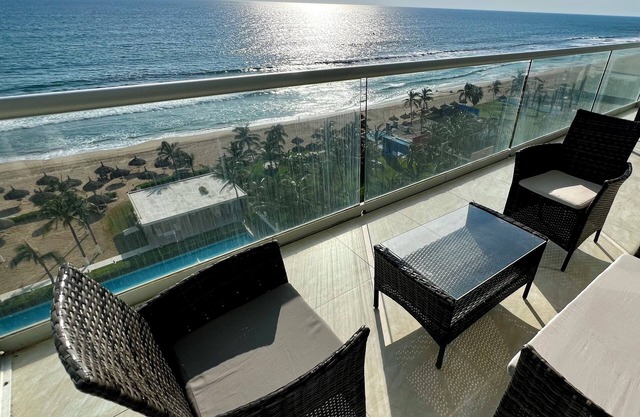 Peninsula Mazatlan Apartment Walk to Beach and Ocean View 3 Bd. 2.5 Ba
