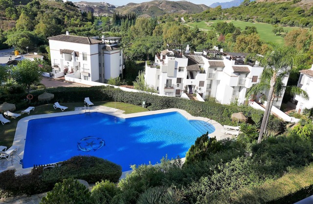 PENTHOUSE 6 PERSONS ON THE GOLF LOS ARQUEROS, NEAR PUERTO BANUS, MARB