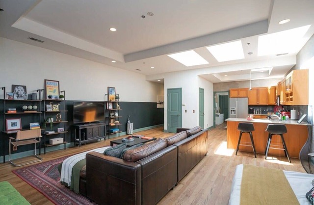 Penthouse Above Music & Bars