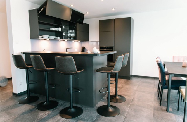 Penthouse apartment, panoramic view of the Alps, large roof terrace, high-quality furnishings