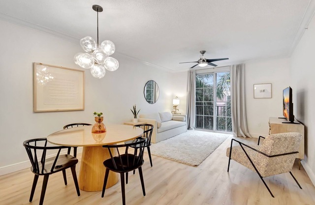 Penthouse Chic in Downtown WPB - 1BR Condo w/Pool, Gym & Garage Parking
