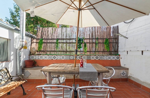Penthouse Studio with terrace, 15 min from BCN downtown, 8 min walk to the beach