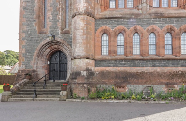 PENTHOUSE ST. MARY'S CHURCH, pet friendly in Moffat