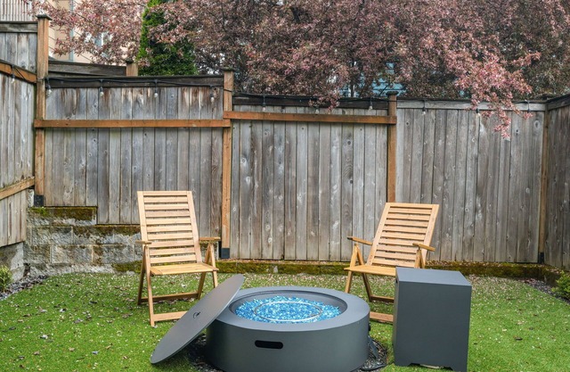 Perch - Stylish & comfortable 2 BR townhouse w/an office, nestled in a serene neighborhood!