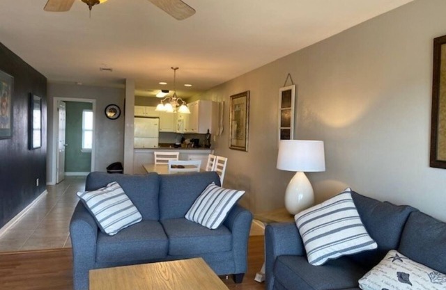 Perdido Bay Townhouse close to beach, pool access, two viewing decks!