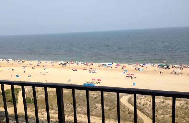 Perfect 10 Oceanfront@The Plaza-2BR 2BA,Pools,Hot Tub,Beach Bar