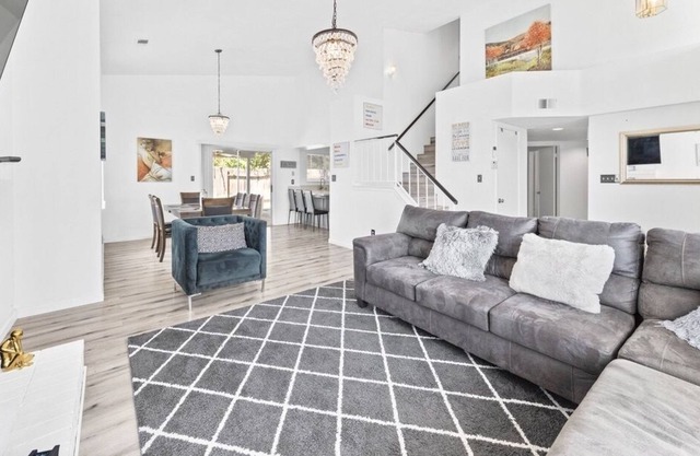 Perfect Bakersfield Getaway Minutes to Downtown!