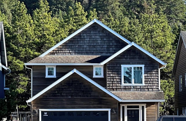 Perfect beach house getaway! Ideal for 2 Families, quiet but close to beach!