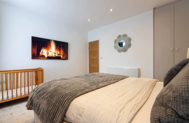 Perfect Booking | 2 Bed Home In Central Stockport