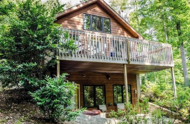 Perfect cabin for 2 w/hot tub