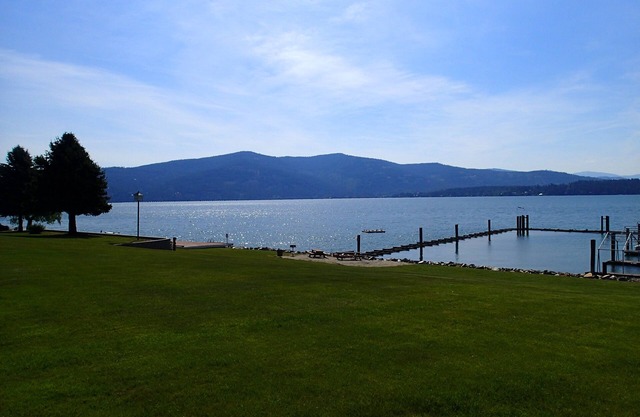Perfect Condo Rental. On the Lake in the summer, near Schweitzer in the Winter