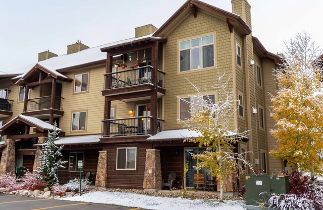 ☑ Perfect Downtown Location | Close to Skiing & Park | Trailhead Lodges 822