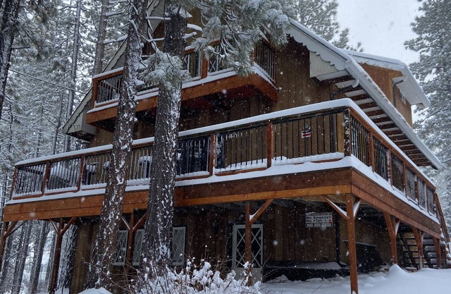 Perfect Family Getaway, One Light to Snow Summit, Bear Mountain and Shopping
