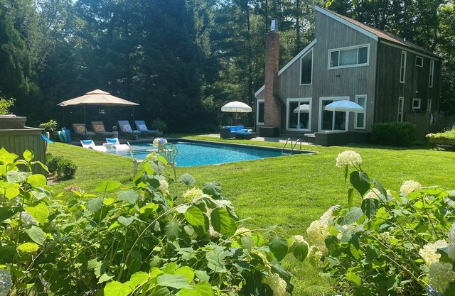Perfect Family Retreat-Walk 2 Water, Heated SW Pool, Sauna, Gym- New Kitchen!