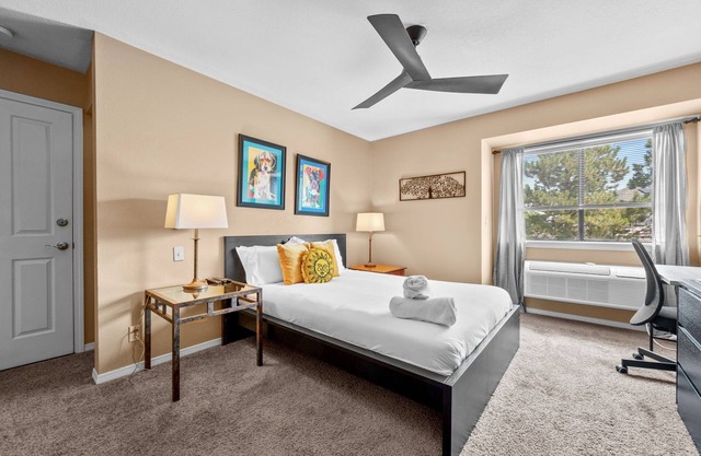 Perfect for an extended stay! Denver Tech Center- Desk/Pool/Fitness Center