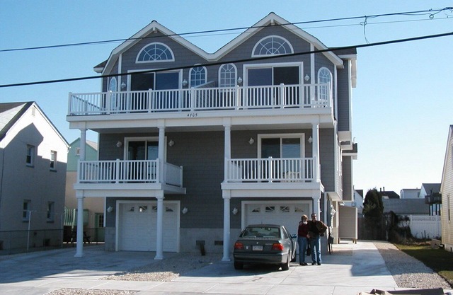 Perfect for families! toddler friendly, centrally located, 10 min walk to beach.