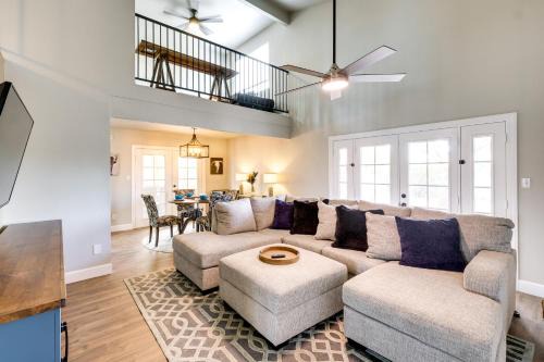 Perfect for Families Spacious Sun Lakes Home!
