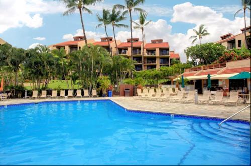 Perfect Getaway 2BD Condo, Steps to Beach & Shops