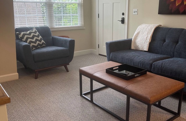 Perfect Little Condo in Downtown Auburn.