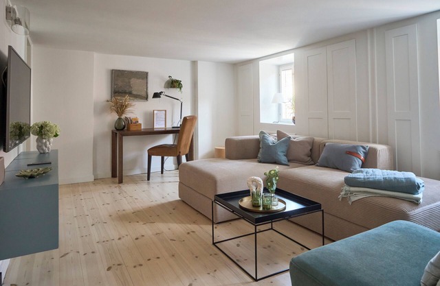 Perfect location, cosy and stylish and with one of the largest bathrooms i town