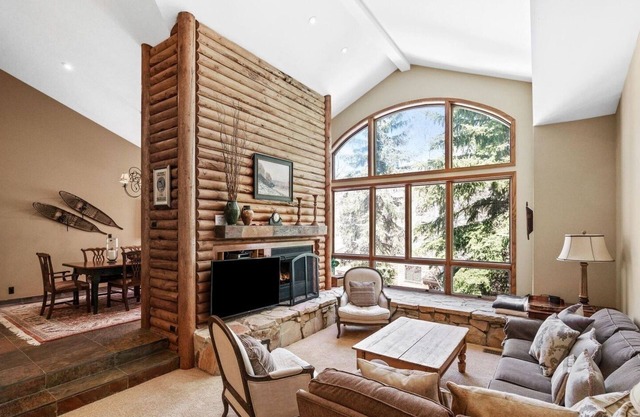 Perfect location for your ski vacation! Walk to PC Main Street or Deer Valley!
