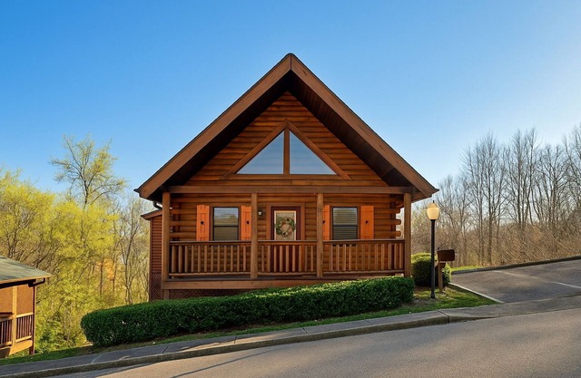 Perfect Location! Private Hot Tub No Scary Roads
