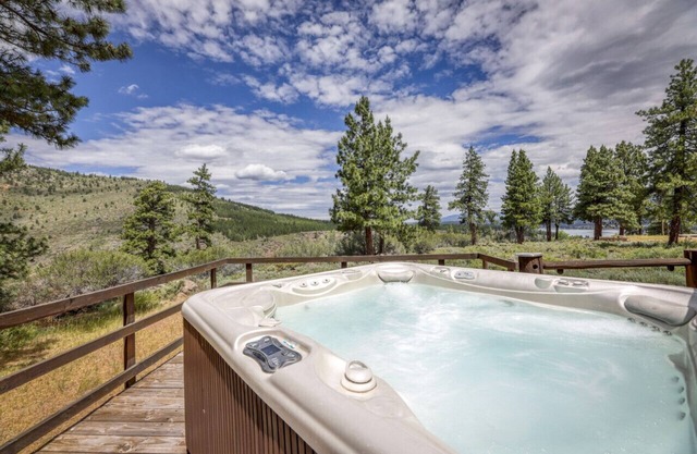 Perfect Mountain Escape, Great Views & Hot Tub