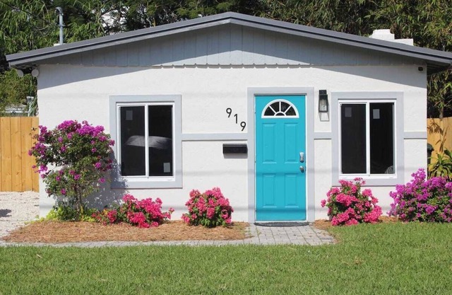Perfect relaxing getaway! 4/2 Private Oasis