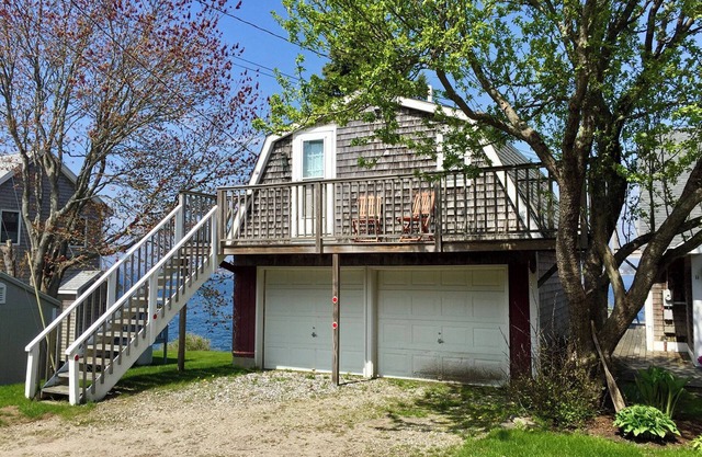 Perfect spot for a couples get-away, ocean views from the balcony and sitting area