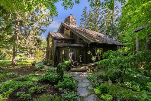 Perfect Two Family Home - Up to 14 Guests - Walk to Gondola!
