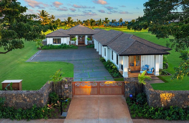 Perfection in Poipu: Brand new luxury home, ocean views, pool+spa