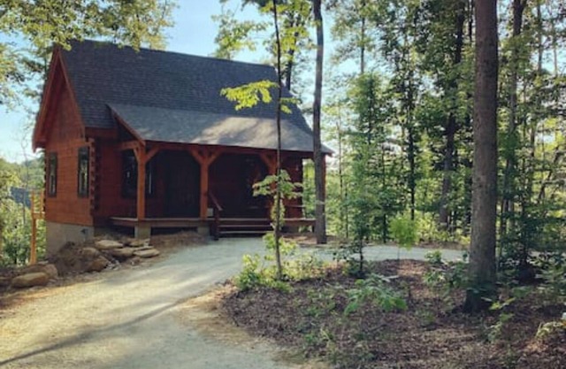 Persimmon - Hand hewn private log cabin with views