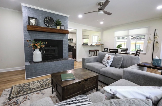 Pet & Family Friendly 3-bedroom home in charming Greenville