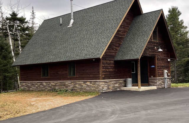 Pet-Friendly Home in a Quiet Neighborhood Near Sugarloaf Mountain