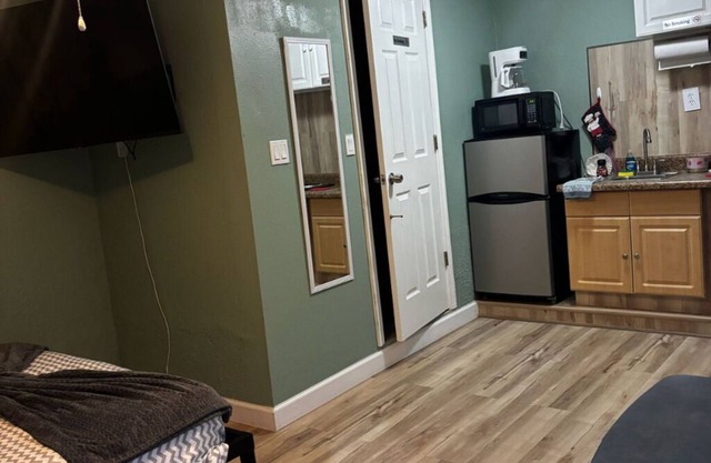 Pet-Friendly 1BR Sarasota Florida Vacation Rental, Patio, Near Beaches, 2 Guests