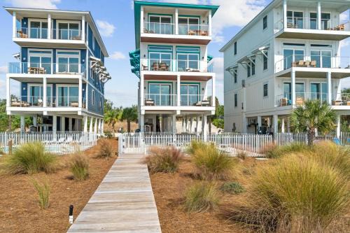 Pet Friendly Beach House - Seahorse by Panhandle Getaways