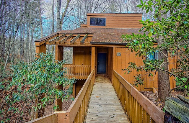 Pet-Friendly Blue Ridge Stay w/Resort Perks