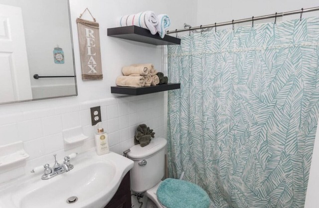 Pet Friendly Cheerful home on Emerald Coast